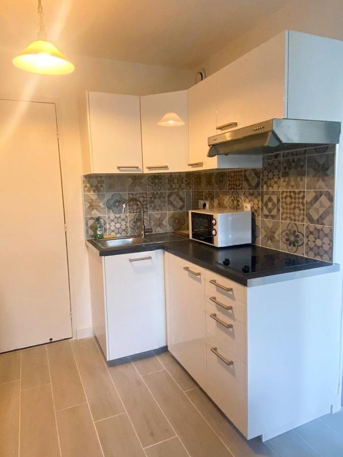 Appartement Frejus Avec Jardin, Piscine, Plage, Tennis Bagian luar foto